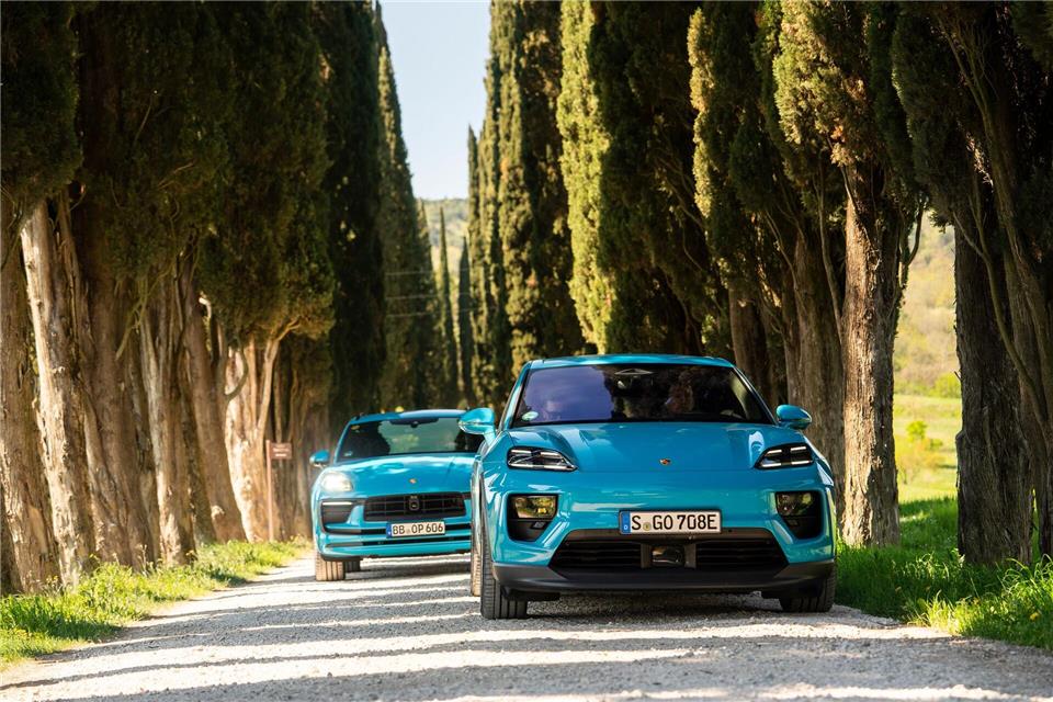 Angekommen sind - natürlich - beide Macan in der Toskana: Aber wie fällt das Fazit der Vergleichsfahrt aus?Manuel Hollenbach/Porsche/dpa-tmn