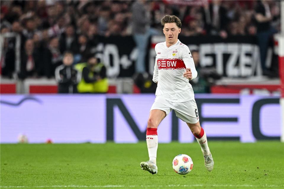Angelo Stiller ist der Dreh- und Angelpunkt im Stuttgarter Spiel. (Archivbild)Harry Langer/dpa