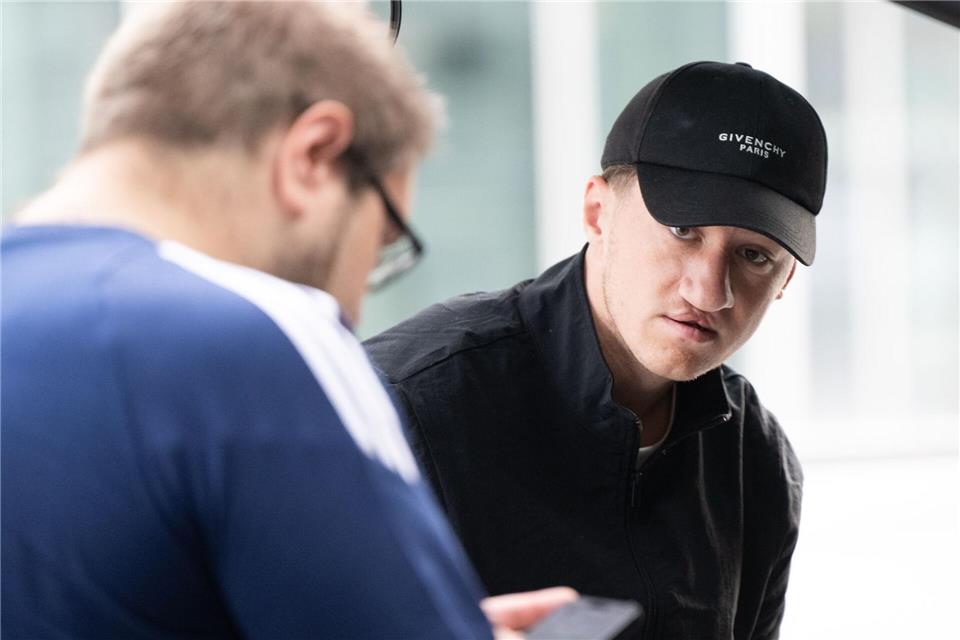 Angelo Stiller kehrte via Frankfurt in die Heimat zurück.Florian Wiegand/dpa