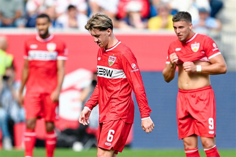 Angelo Stiller musste angeschlagen vom Platz.Uwe Anspach/dpa