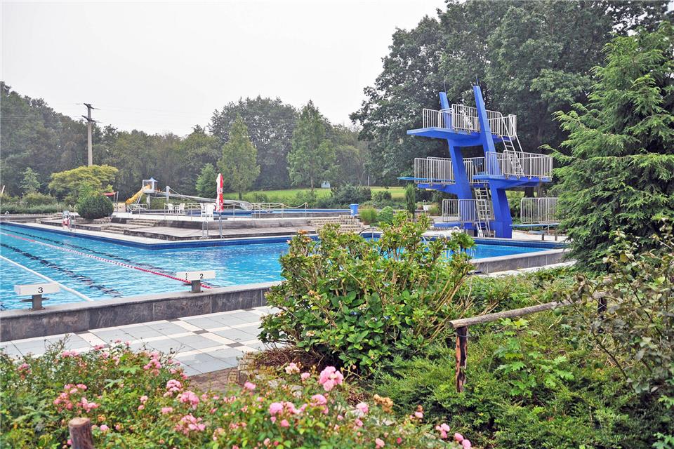 Angesichts der gute Prognose ist das Freibad auch am heutigen Samstag noch offen.