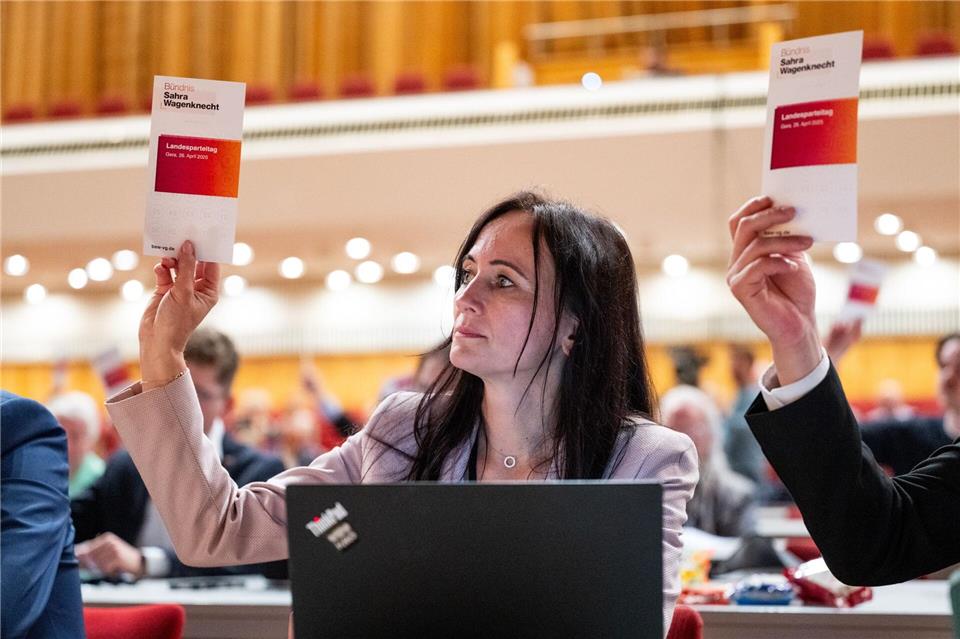 Anke Wirsing vom BSW. Ihre Partei unterstützt den Aufruf des Brandenburger Landesverbandes zum Widerspruch gegen die Weitergabe von Daten für den freiwilligen Wehrdienst der Bundeswehr. (Archivbild)Jacob Schröter/dpa