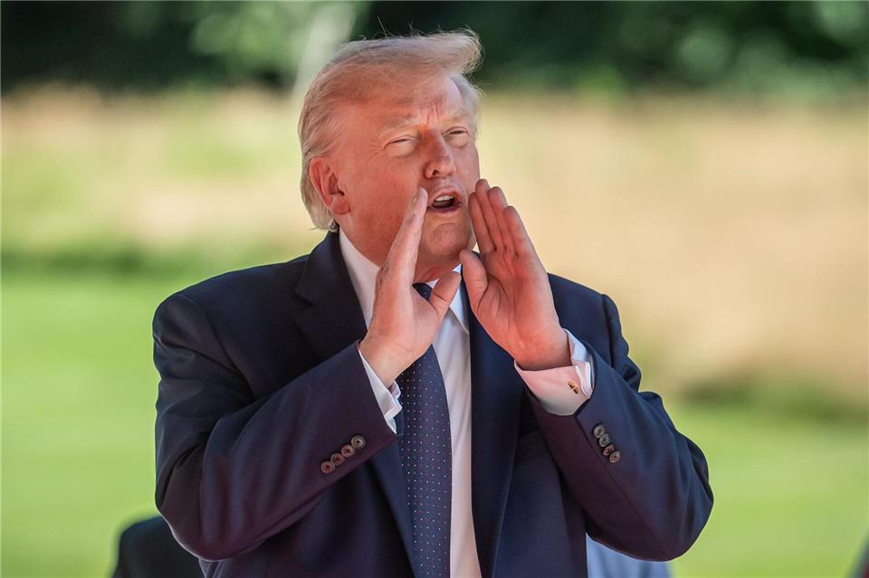 Ankunft in Evian: Donald Trump stößt zum G7-Gipfel – Auftakt am GenferseeMichael Kappeler/dpa-Pool/dpa