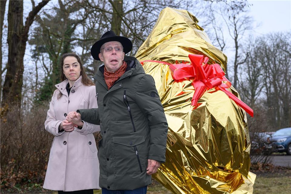 Anlässlich des 80. Geburtstags von Gunther von Hagens wurde eine Herz-Skulptur enthüllt. Patrick Pleul/dpa