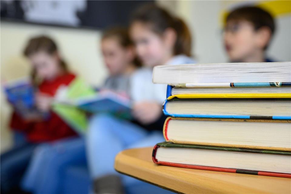 Anlass der Aktion ist der Unesco-Welttag des Buches am 23. April. (Symbolbild)Sebastian Gollnow/dpa