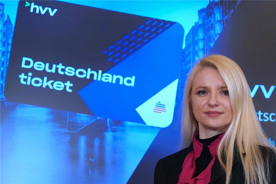 Anna-Theresa Korbutt ist seit April 2021 Geschäftsführerin des HVV. (Archivbild) Marcus Brandt/dpa