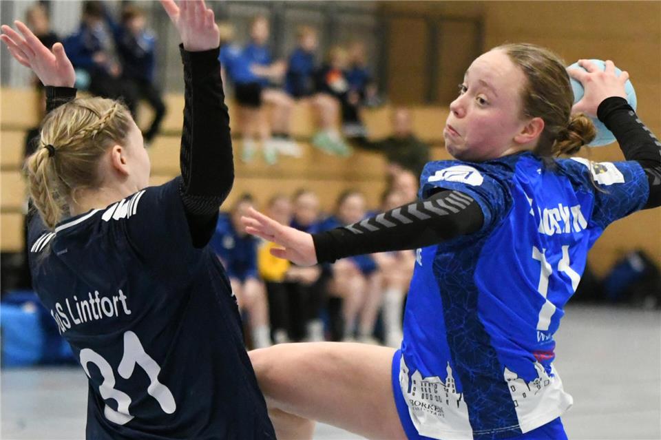 Anneli Finke machte gegen Lintfort II ein starkes Spiel und verzeichnete insgesamt drei Torerfolge.