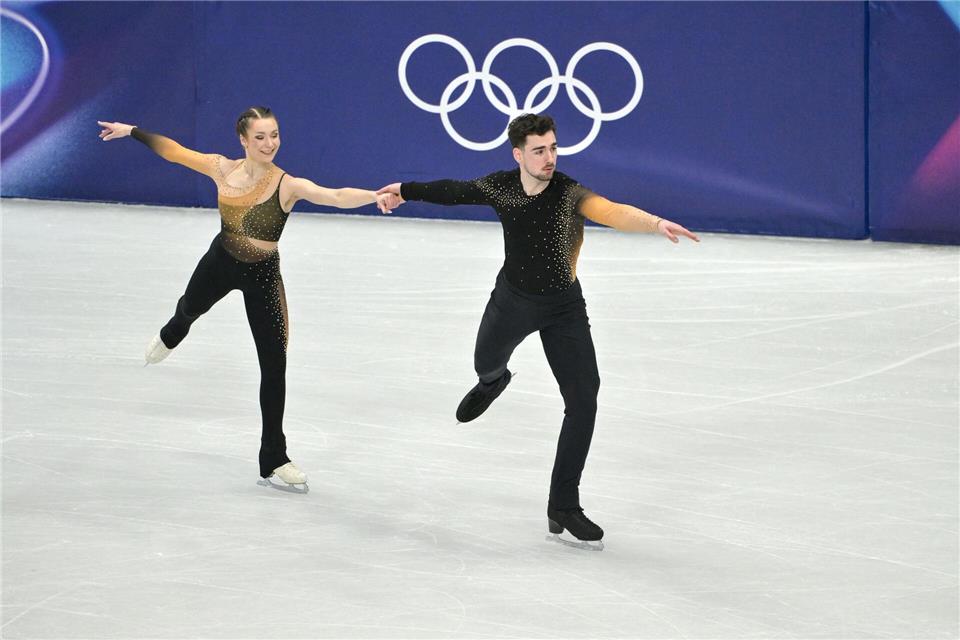 Annika Hocke und Robert Kunkel wurden im Paarlauf Zehnte. (Archivbild)Peter Kneffel/dpa