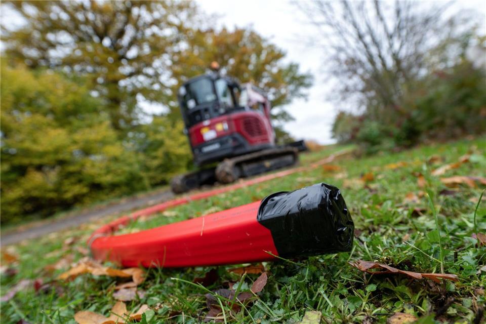 „Anschluss in Gefahr“ klingt dramatisch – Ruhe bewahren: Laut Verbraucherzentrale fällt ein bereits gebauter Hausanschluss nicht einfach weg, nur weil der Vertrag endet.picture alliance/dpa