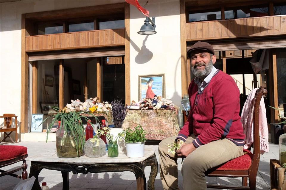 Antiquitätenhändler Serkan Sincan: Trotz Tragödie optimistisch bleibenMirjam Schmitt/dpa