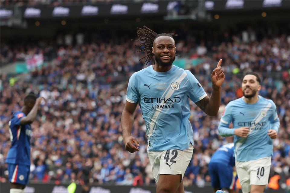Antoine Semenyo von Manchester City jubelt nach seinem Führungstreffer.Richard Pelham/AP/dpa