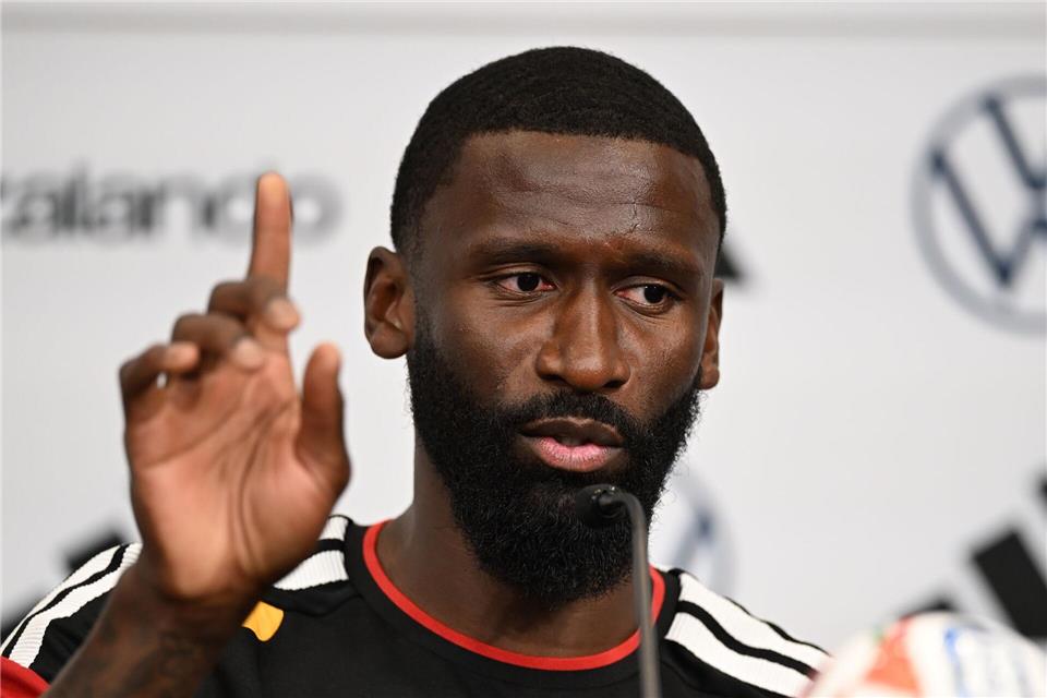 Antonio Rüdiger hatte bei seiner Pressekonferenz viel zu sagen.Federico Gambarini/dpa