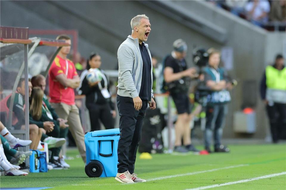 Antreiber von außen: Bundestrainer Christian Wück.Rolf Vennenbernd/dpa