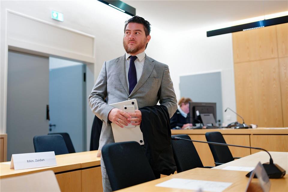 Anwalt Tekinoglu vertritt die Familie des Opfers.Uwe Anspach/dpa