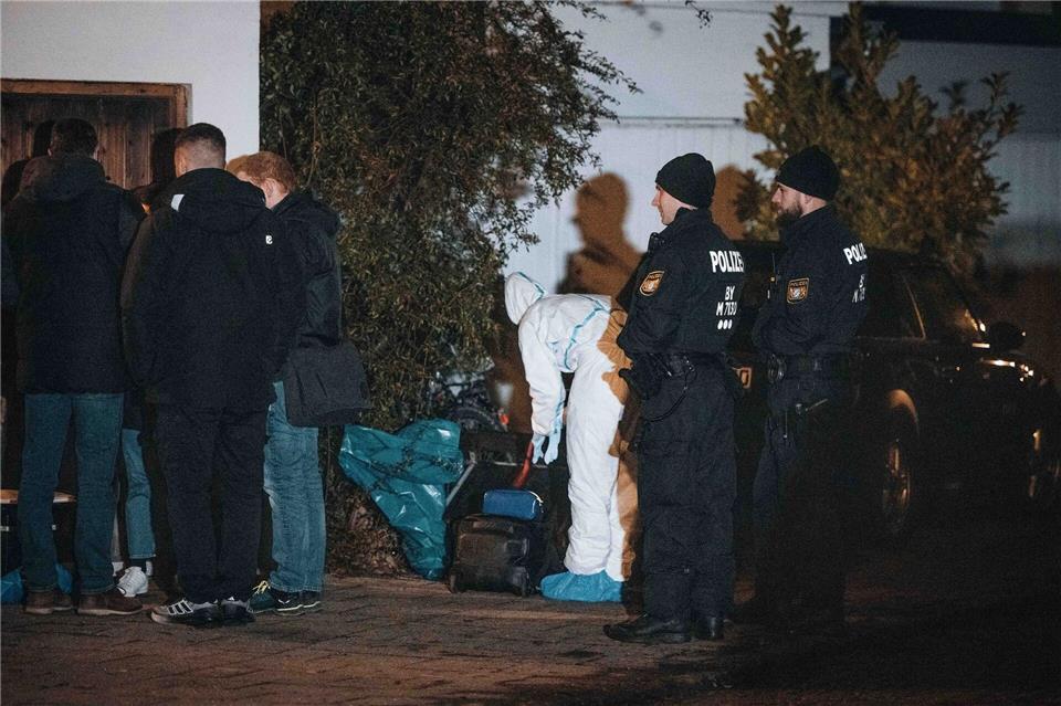 Anwohner hatten am Samstag die Polizei gerufen, weil sie Hilfeschreie gehört hatten.Sebastian Pieknik/NEWS5/dpa