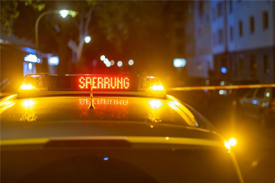 Anwohner mussten ihre Häuser verlassen. (Symbolbild)Christoph Reichwein/dpa