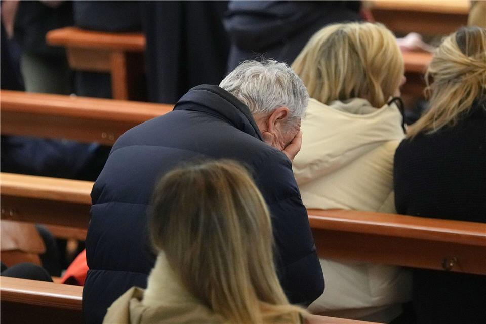 Anwohner von Crans-Montana sind fassunglos.Antonio Calanni/AP/dpa