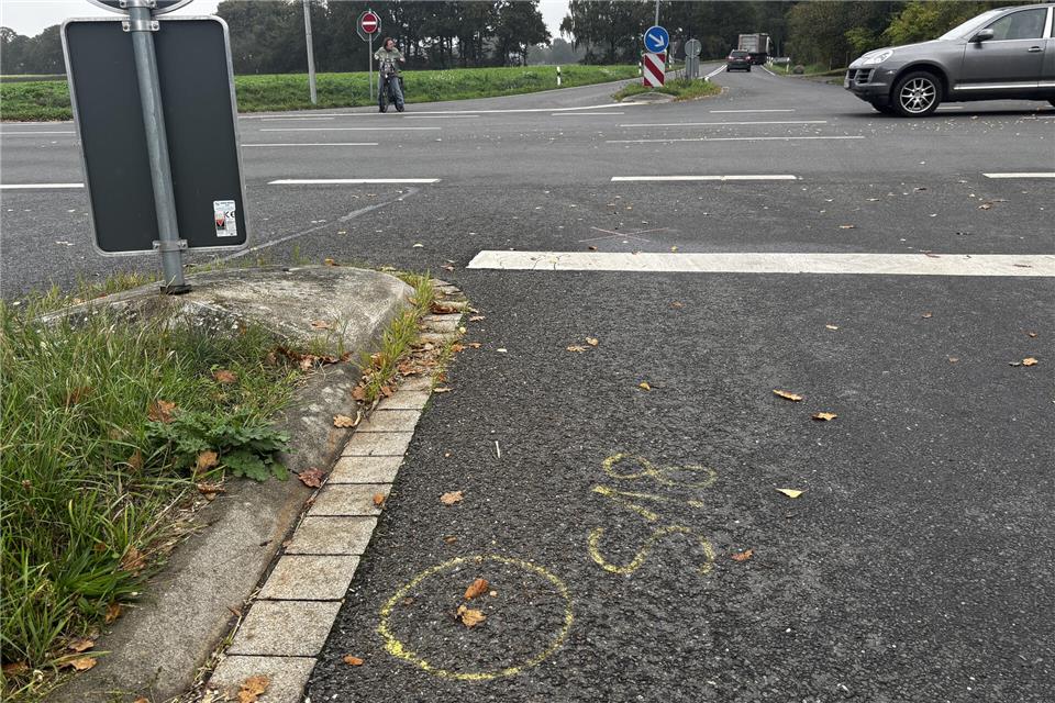 Nach schweren Unfällen: Anwohner wollen Kreisverkehr am Preinhok in Reken Anwohner wünschen sich an der Kreuzung Preinhok/L608/Heltweg einen Kreisverkehr. Sie bemängeln, dass auf der Landstraße oft zu schnell gefahren wird.