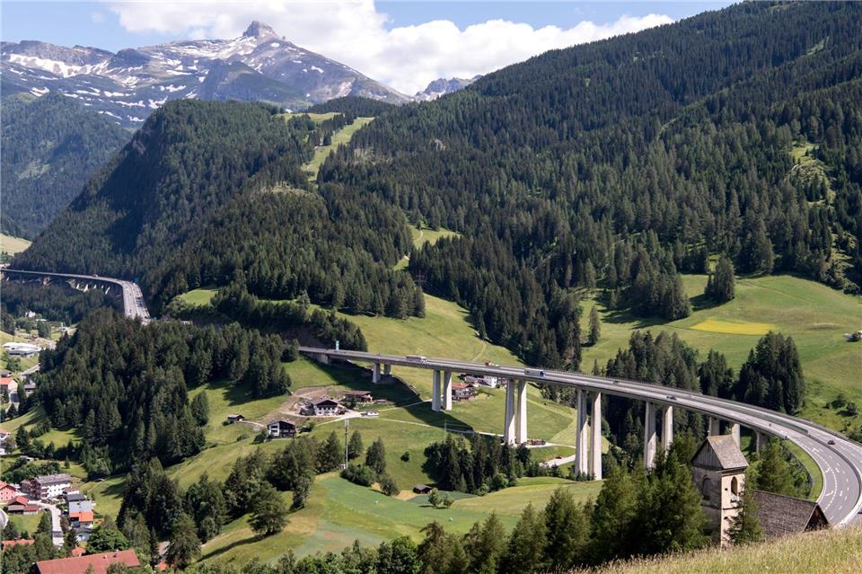 Anwohnerinnen und Anwohner planen eine Demonstration - auf der Brennerautobahn, die dafür gesperrt werden soll. (Archivbild)Sven Hoppe/dpa