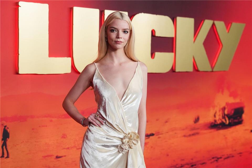 Anya Taylor-Joy spielte ebenfalls die Hauptrolle in dem Action-Film „Furiosa: A Mad Max Saga“. (Archivbild)Chris Pizzello/Invision /AP/dpa