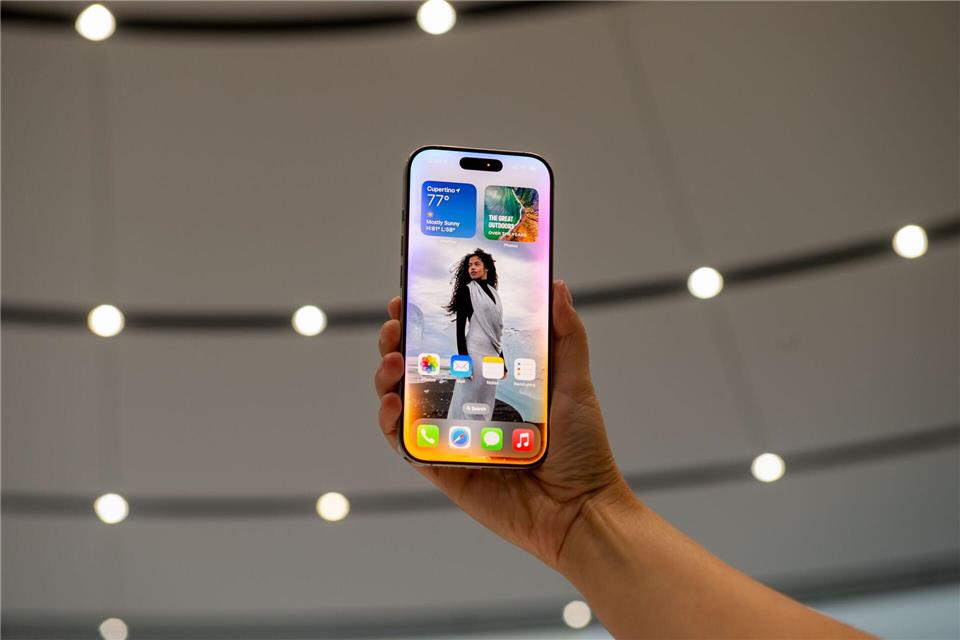Apple hatte vor der Vorstellung der iPhone-16-Modellreihe neue KI-Funktionen angekündigt und Werbung dafür gemacht. (Archivbild)Andrej Sokolow/dpa