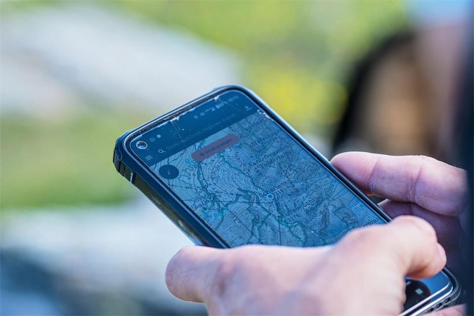 Apps mit Tourenvorschlägen gibt es zuhauf - man sollte hier aber nur auf seriöse Quellen vertrauen, den Alpenvereinen zum Beispiel.Wolfgang Warmuth/alpenvereinaktiv/dpa-tmn