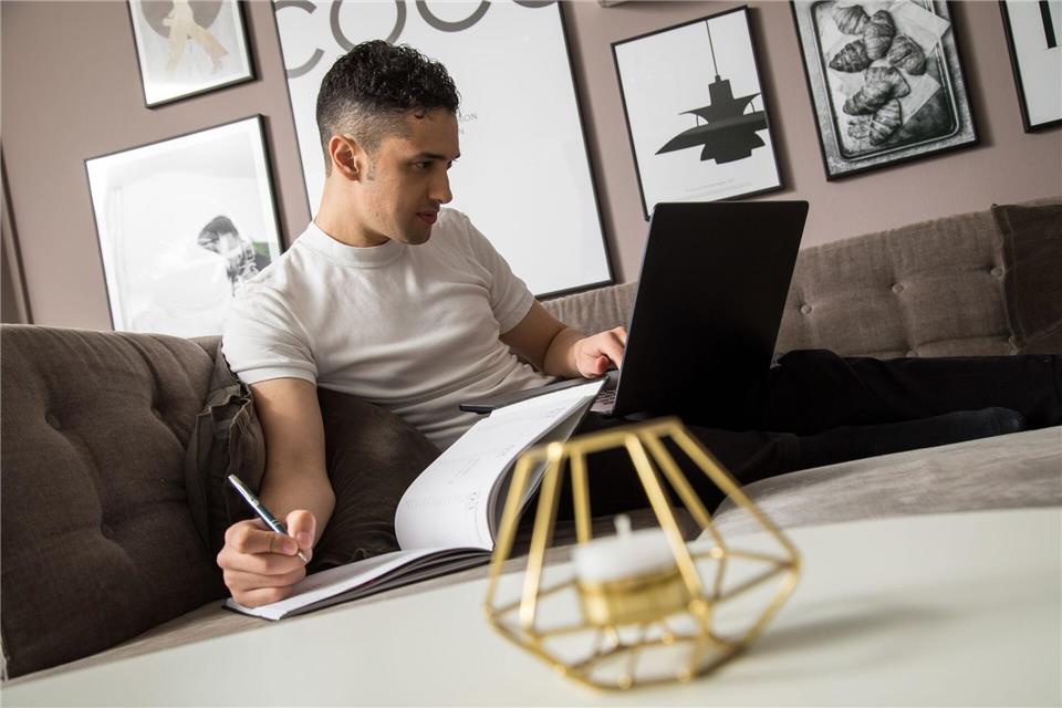 Arbeit man im Minijob unterschiedlich viele Tage pro Woche, hilft der Urlaubsrechner der Minijob-Zentrale bei der Berechnung des Urlaubsanspruchs.picture alliance/dpa/dpa-tmn