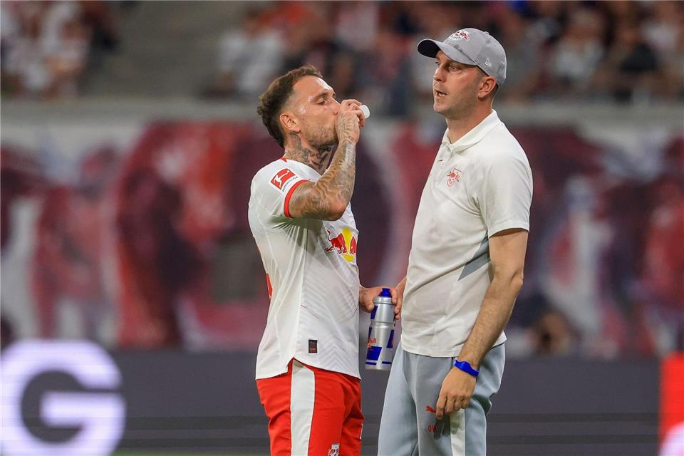 Arbeiteten nur eine Saison bei RB Leipzig zusammen: David Raum (links) und der inzwischen freigestellte Trainer Ole Werner. (Archivbild)Jan Woitas/dpa