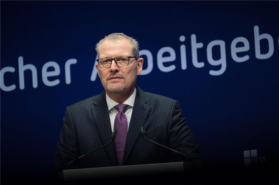 Arbeitgeberpräsident Rainer Dulger stellt ganz andere Konzepte in den Mittelpunkt. (Archivbild)Sebastian Gollnow/dpa