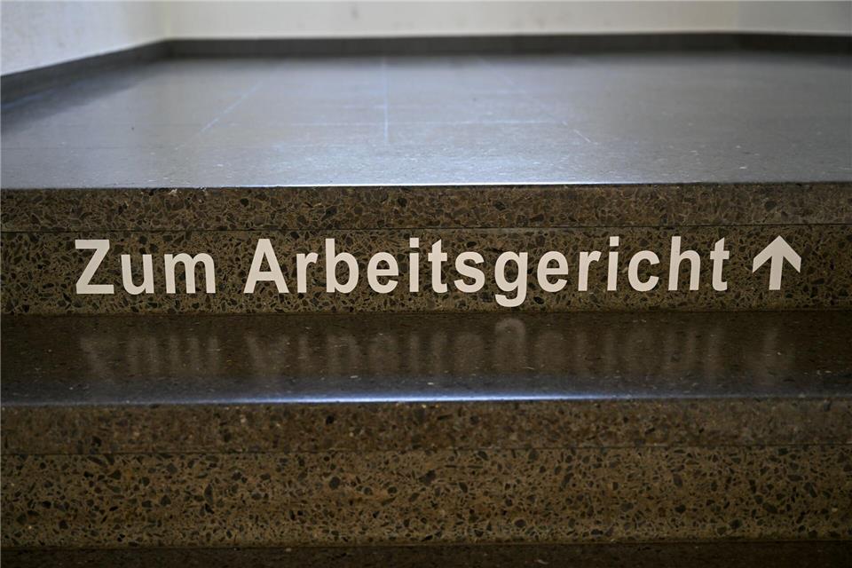 Arbeitnehmende können gegen eine Verdachtskündigung vor dem Arbeitsgericht klagen.picture alliance/dpa