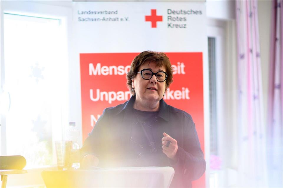 Arbeits- und Gesundheitsministerin Petra Grimm-Benne bei der Vorstellung eines Projekts zur engeren Begleitung ausländischer Fachkräfte in der Pflege- und Gesundheitsbranche.Klaus-Dietmar Gabbert/dpa
