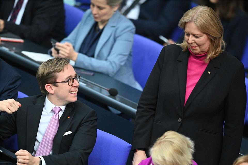 Koalition trotz Streit zuversichtlich bei Rente Arbeitsministerin Bärbel Bas (SPD) und der Digital-Staatssekretär Philipp Amthor (CDU) .Niklas Graeber/dpa