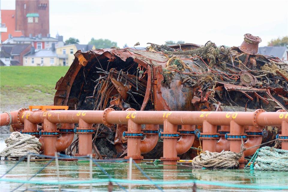 Archäologen-Zorn wegen U-Boot-Bergung Archäologen fühlen sich bei der Aktion vor Scharhörn übergangen.Bodo Marks/dpa