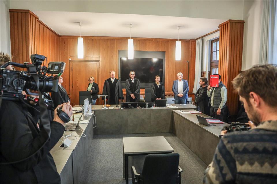 Archivbild: Beim Auftakt des Prozesses in Bocholt standen drei Angeklagte vor Gericht. Das Verfahren für den vierten Angeklagten findet im Landgericht Duisburg statt.