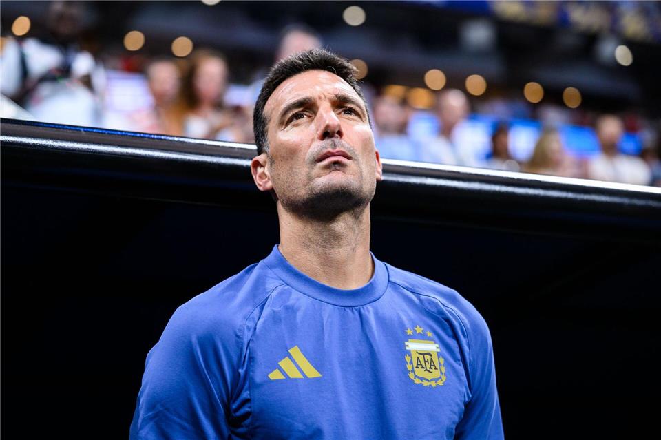 Argentiniens Trainer Lionel Scaloni blickt optimistisch dem WM-Viertelfinale gegen die Schweiz entgegen.Tom Weller/dpa