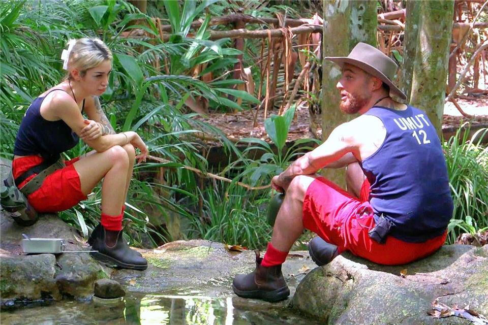 Ariel und Umut werfen sich zwar gegenseitig Lügen vor, verstehen sich aber trotzdem.RTL/dpa