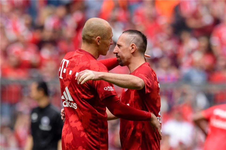 Arjen Robben (l) und Franck Ribéry prägten eine Epoche beim FC Bayern.Matthias Balk/dpa