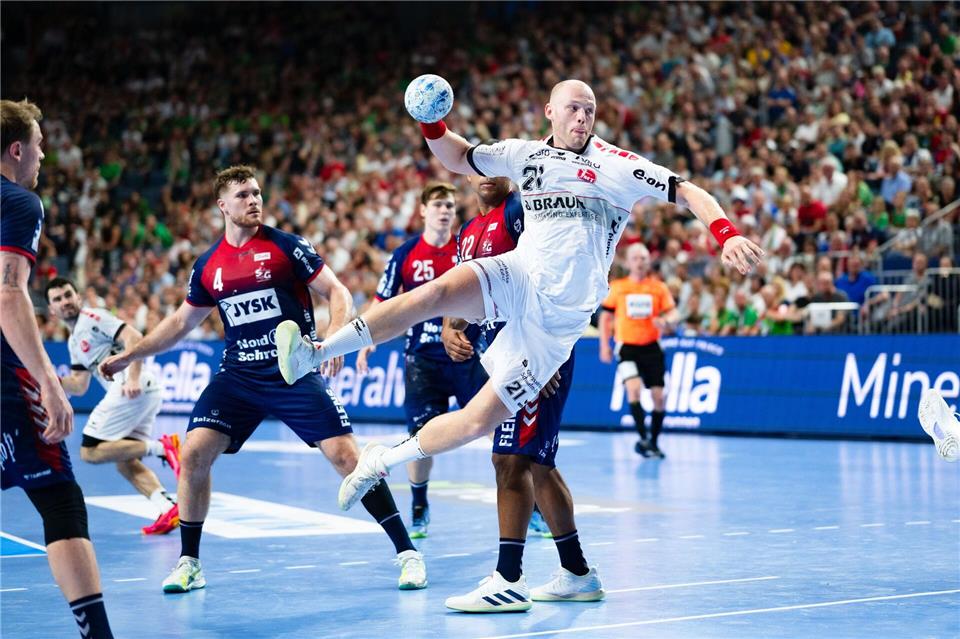 Arnar Freyr Arnarsson war gegen Budapest bester Werfer für Melsungen.Marius Becker/dpa