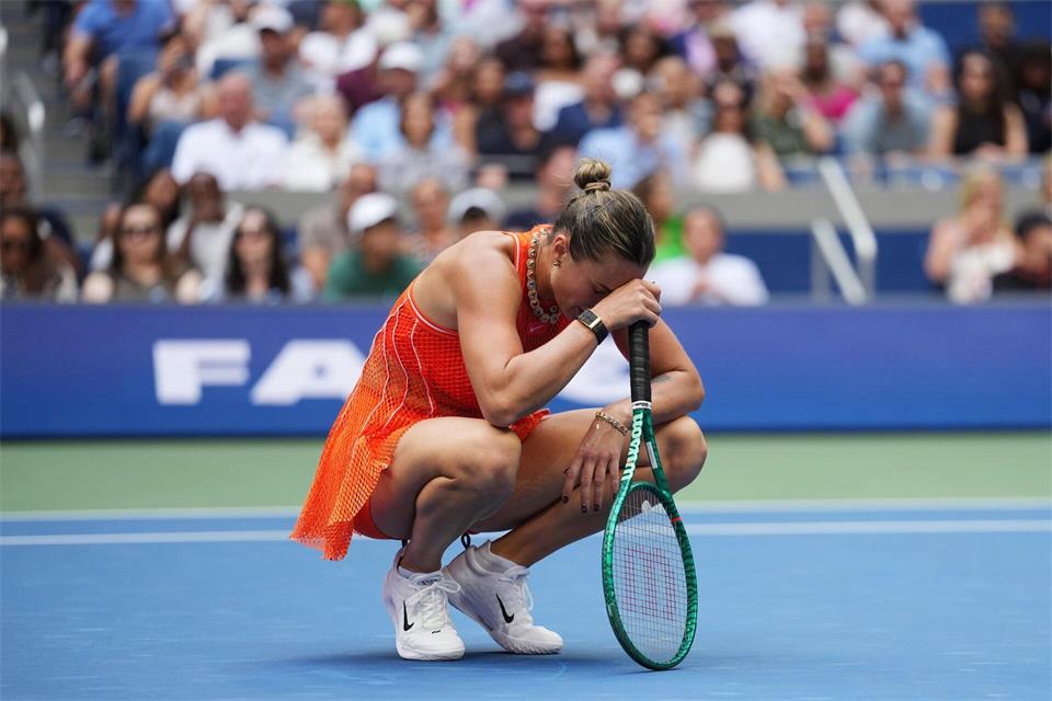 Aryna Sabalenka ist frustriert.Kirsty Wigglesworth/AP/dpa