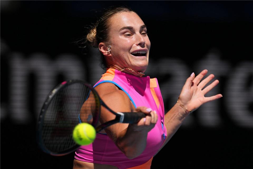 Aryna Sabalenka steht in Melbourne erneut im Halbfinale.Aaron Favila/AP/dpa