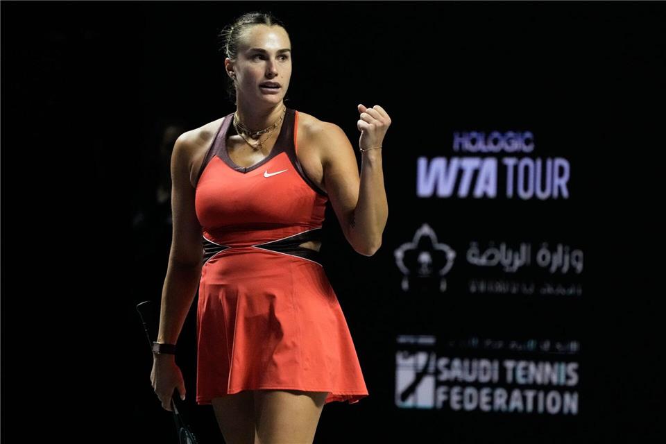 Aryna Sabalenka trifft im Duell der Geschlechter auf Nick Kyrgios. (Archivbild)Fatima Shbair/AP/dpa