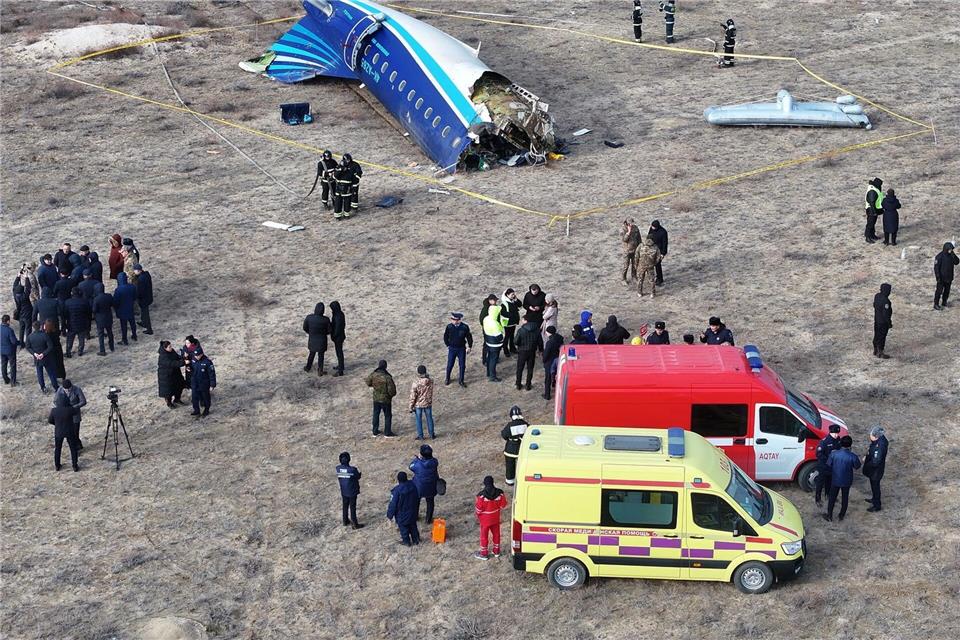 Putin will Aserbaidschan nach Flugzeugabsturz entschädigen Aserbaidschan hatte ein Schuldeingeständnis aus Russland gefordert. (Archivbild)Azamat Sarsenbayev/AP/dpa
