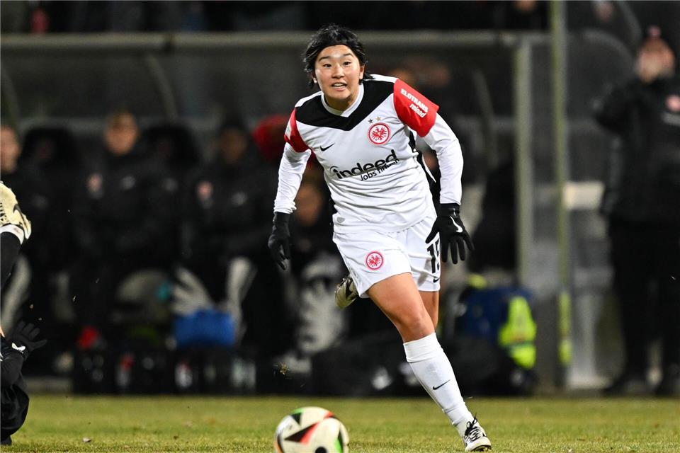 Asienmeisterin Remina Chiba sorgt für den Führungstreffer. (Archivbild)Arne Dedert/dpa