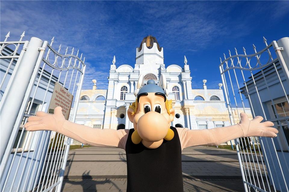 Asterix und Hund Idefix werden zu zentralen Figuren des neuen FamilienbereichJan Woitas/dpa