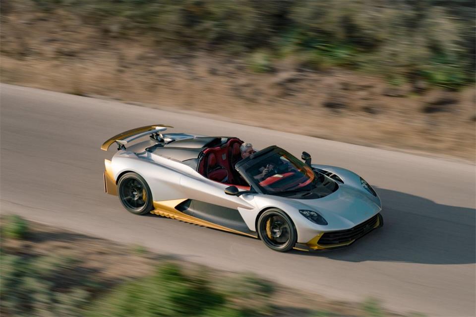 Aston Martin bringt den Valhalla im kommenden Jahr auch als Spider auf den Markt. Preise hat der Hersteller bislang nicht genannt.Aston Martin/dpa-tmn