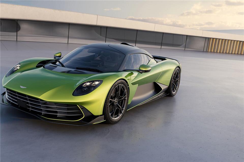 Aston Martin präsentiert den Plug-in-Hybrid Valhalla, einen exklusiven Supersportwagen, der ab 2025 in einer Kleinserie von 999 Exemplaren produziert wird.Aston Martin/dpa-tmn