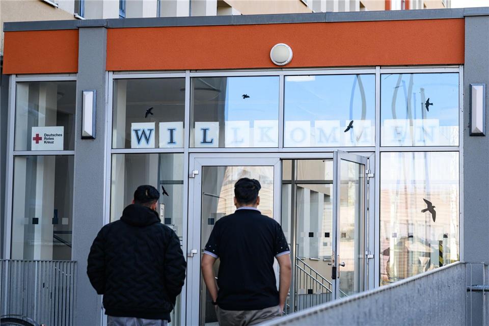 Asylbewerber bekommen in den Übergangseinrichtungen unter anderem Sprachkurse.Patrick Pleul/dpa