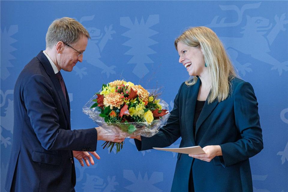 Auch Agrarministerin Cornelia Schmachtenberg erhielt ihre Ernennungsurkunde. Markus Scholz/dpa