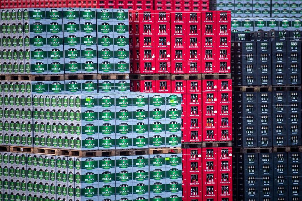 Auch Beck’s gehört zum belgischen Brauereiriesen AB Inbev. (Archivbild)Sina Schuldt/dpa