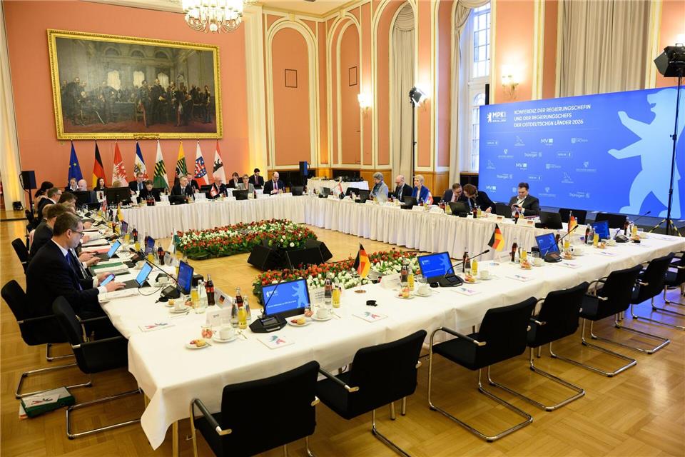 Auch Bundeskanzler Friedrich Merz und Bundeswirtschaftsministerin Katherina Reiche wollen heute an dem Treffen teilnehmen.Bernd von Jutrczenka/dpa